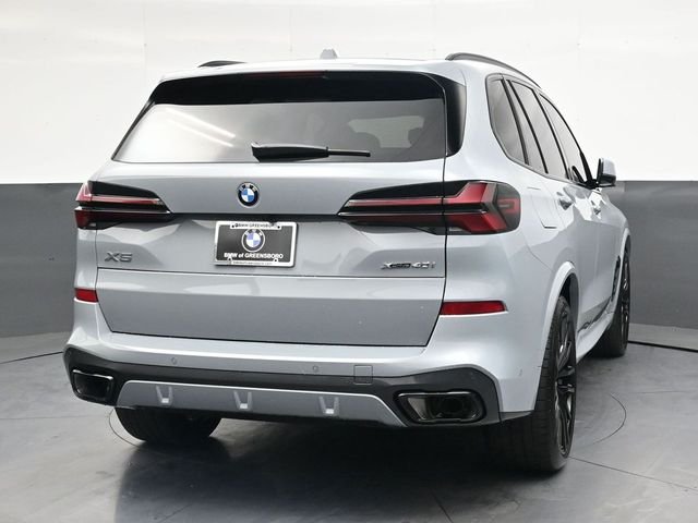 Used 2026 Gray BMW xDrive40i image 4