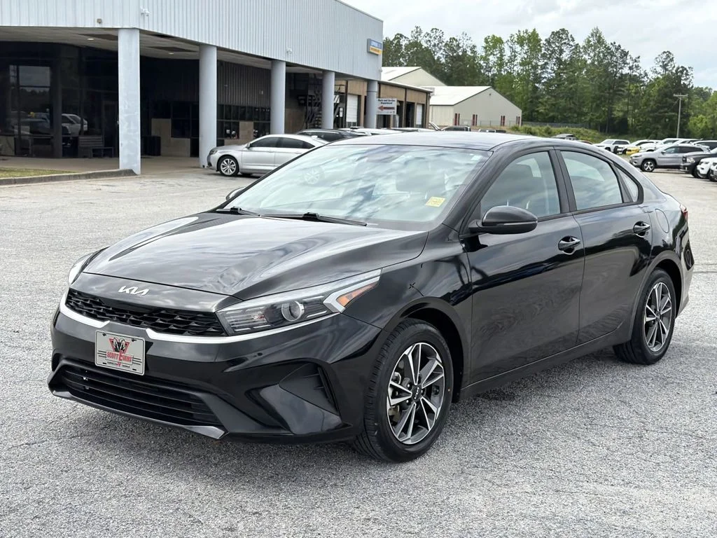Used 2023 Black Kia LXS image 2