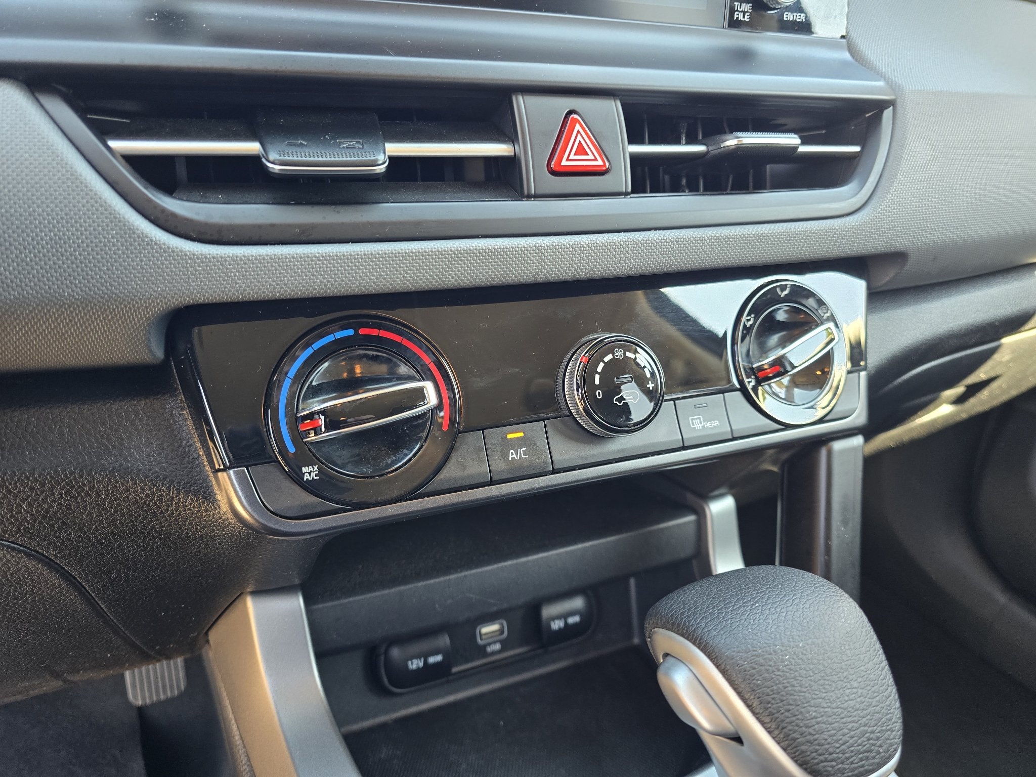 Used 2024 Fusion Black Kia LX image 21