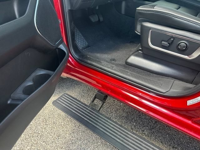 New 2026 Molten Red Pearl-Coat Exterior Paint RAM Laramie image 11