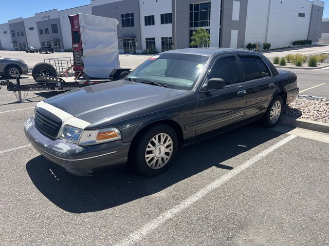 2005 Ford Crown Victoria 4dr Sdn LX