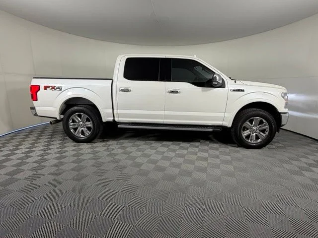 Used 2018 White Platinum Clearcoat Metallic Ford Lariat image 8