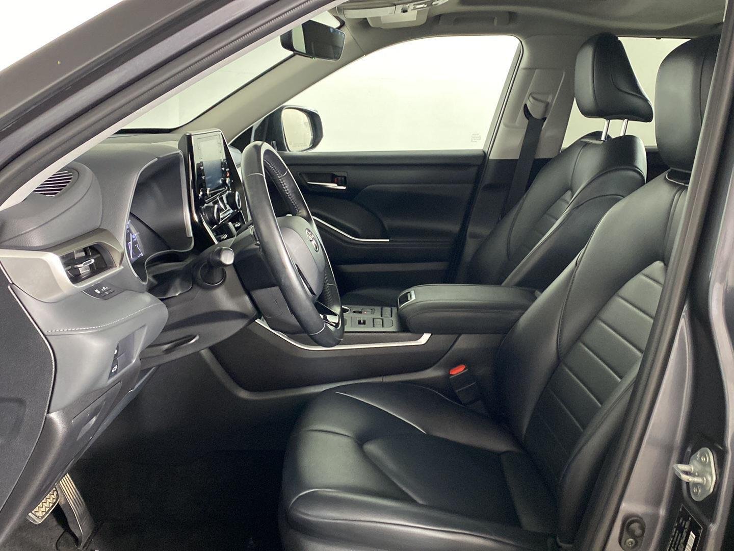 Used 2021 Magnetic Gray Metallic Toyota XLE image 16