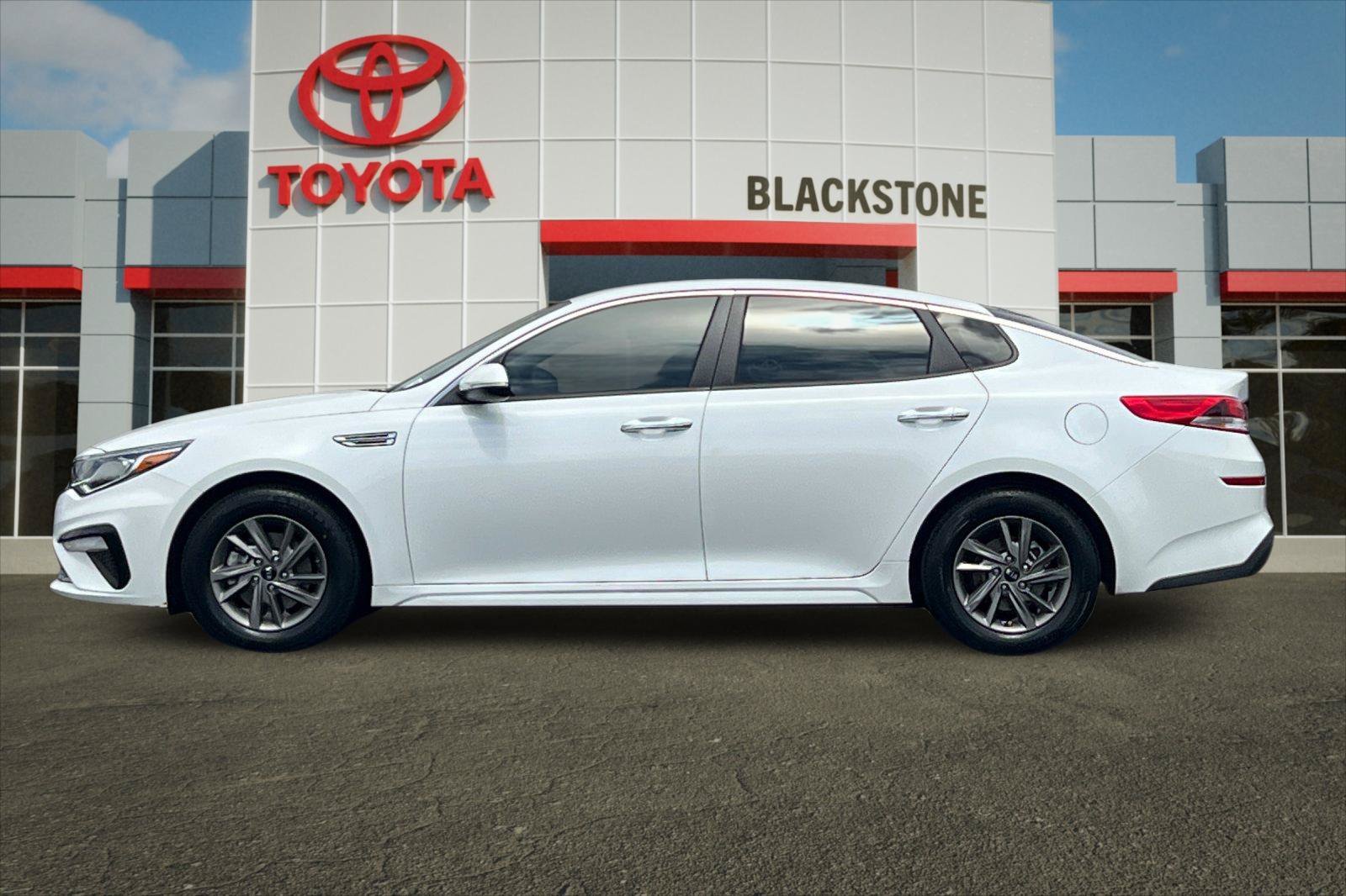 Used 2020 Snow White Pearl Kia LX image 6