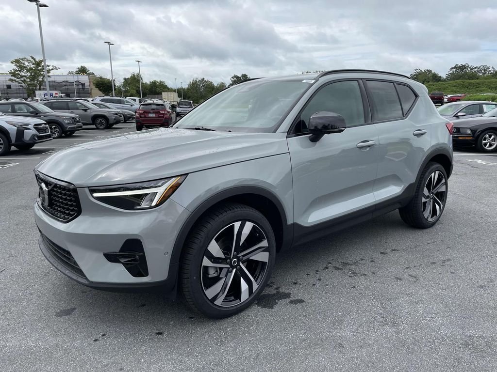2026 Volvo XC40 Plus - Photo 28
