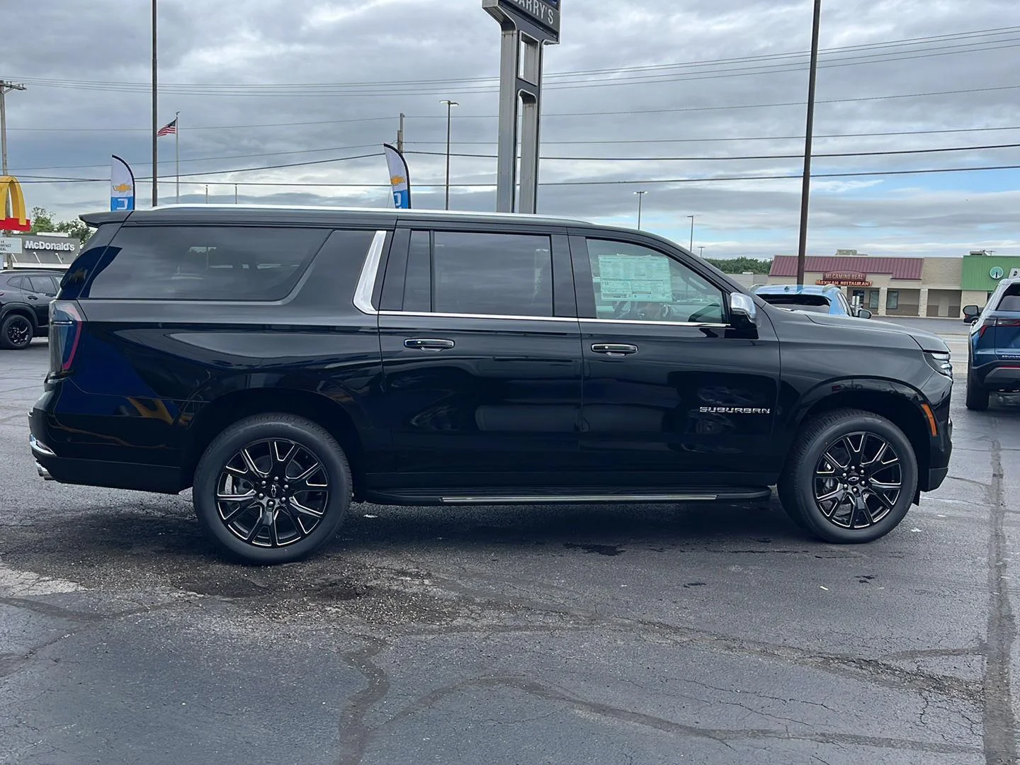 2026 Chevrolet Suburban Premier - Photo 7