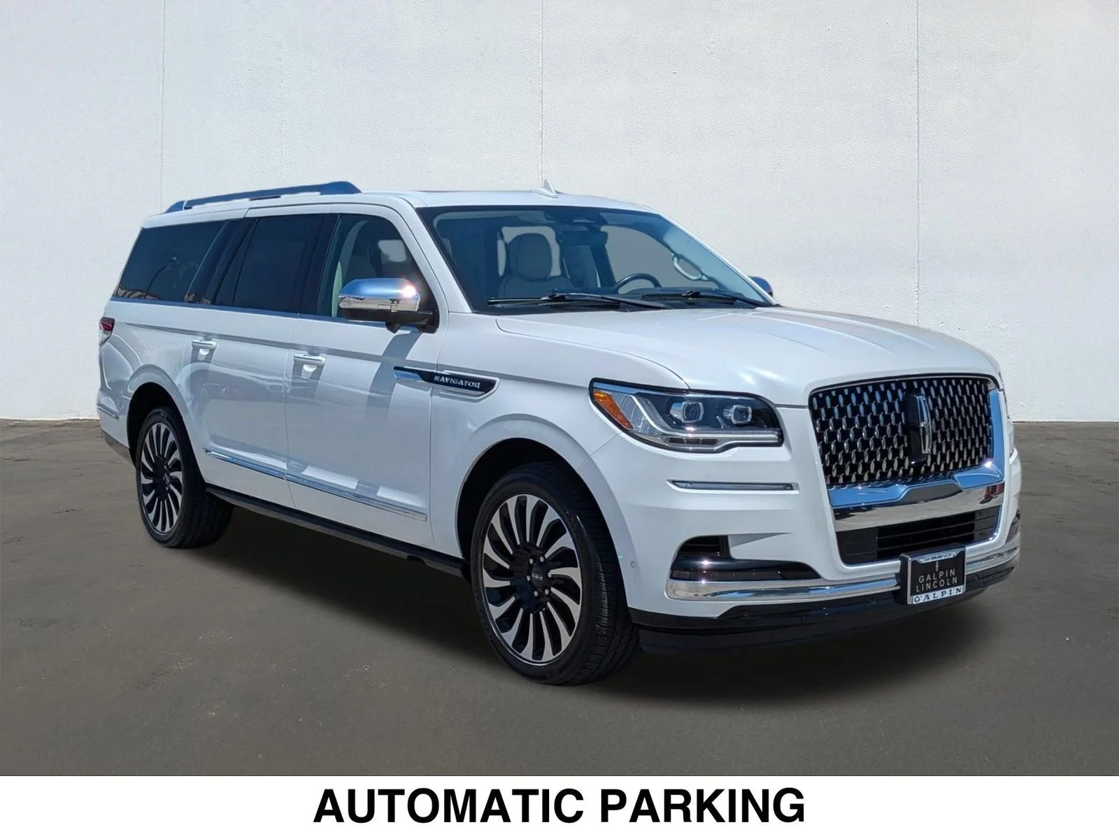 Used 2023 White Lincoln Black Label image 6