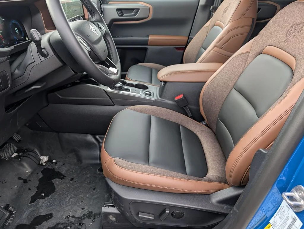 New 2025 Velocity Blue Metallic Ford Outer Banks® image 22