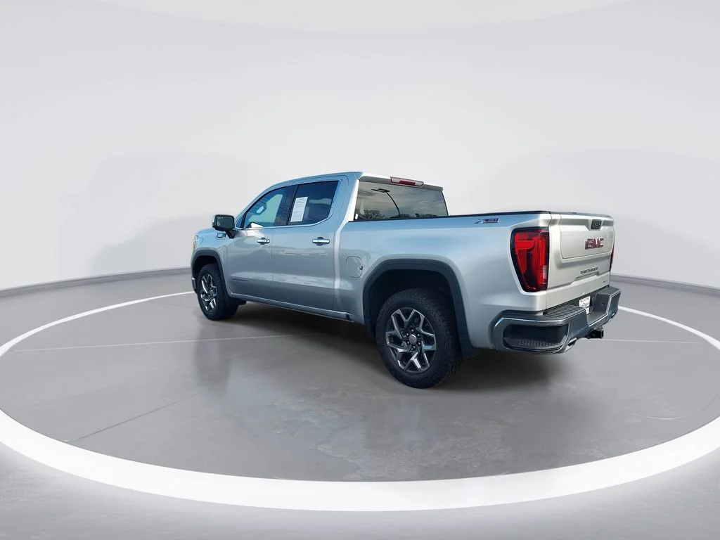 Used 2022 Silver GMC SLT image 6