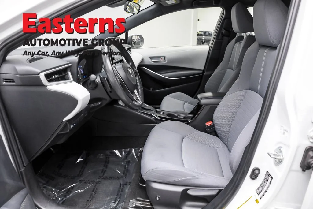 Used 2022 White Toyota SE image 14