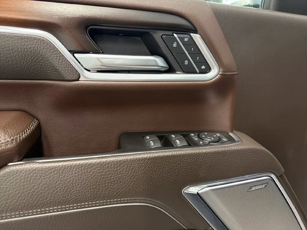 Used 2025 White GMC Denali image 14
