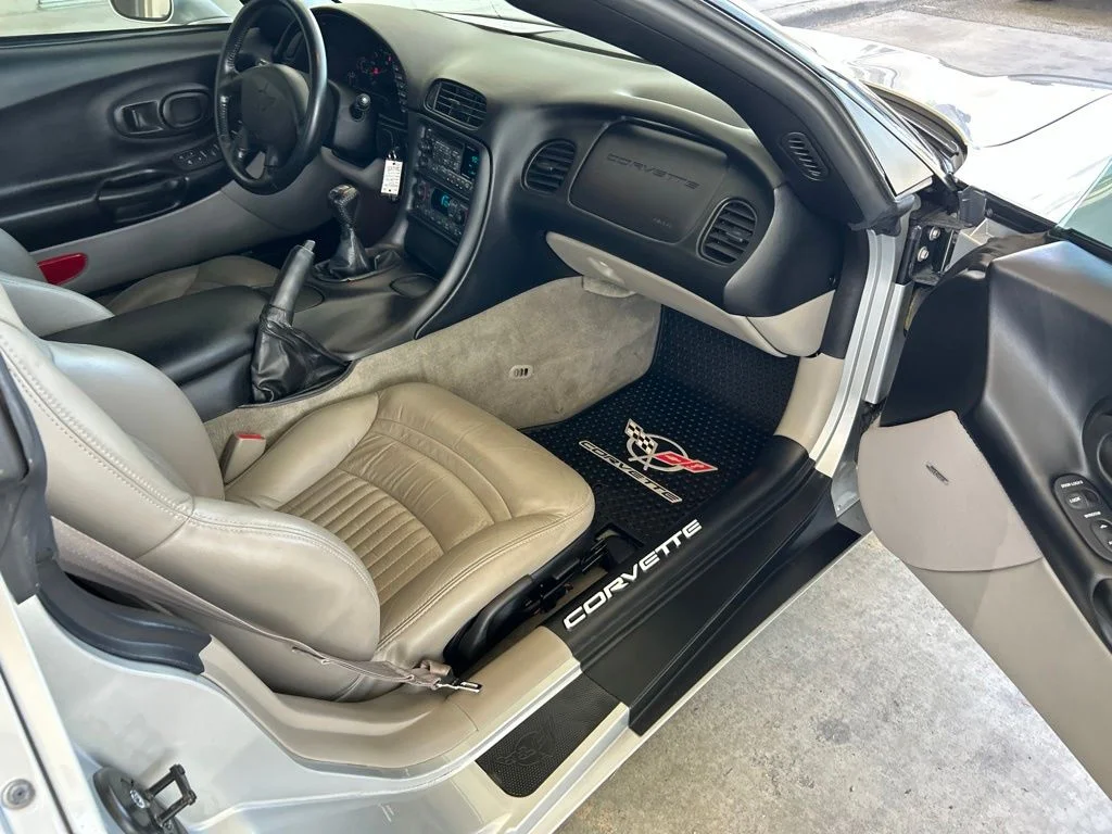 Used 2000 Silver Chevrolet Base image 23