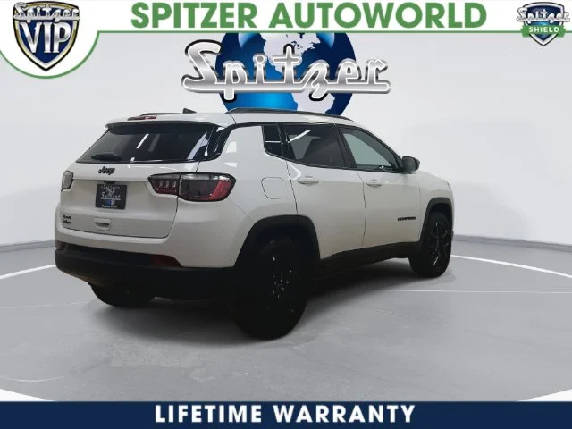 New 2026 Bright White Clear-Coat Exterior Paint Jeep Altitude image 14