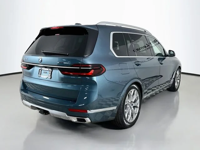2027 BMW X7 40i - Photo 7