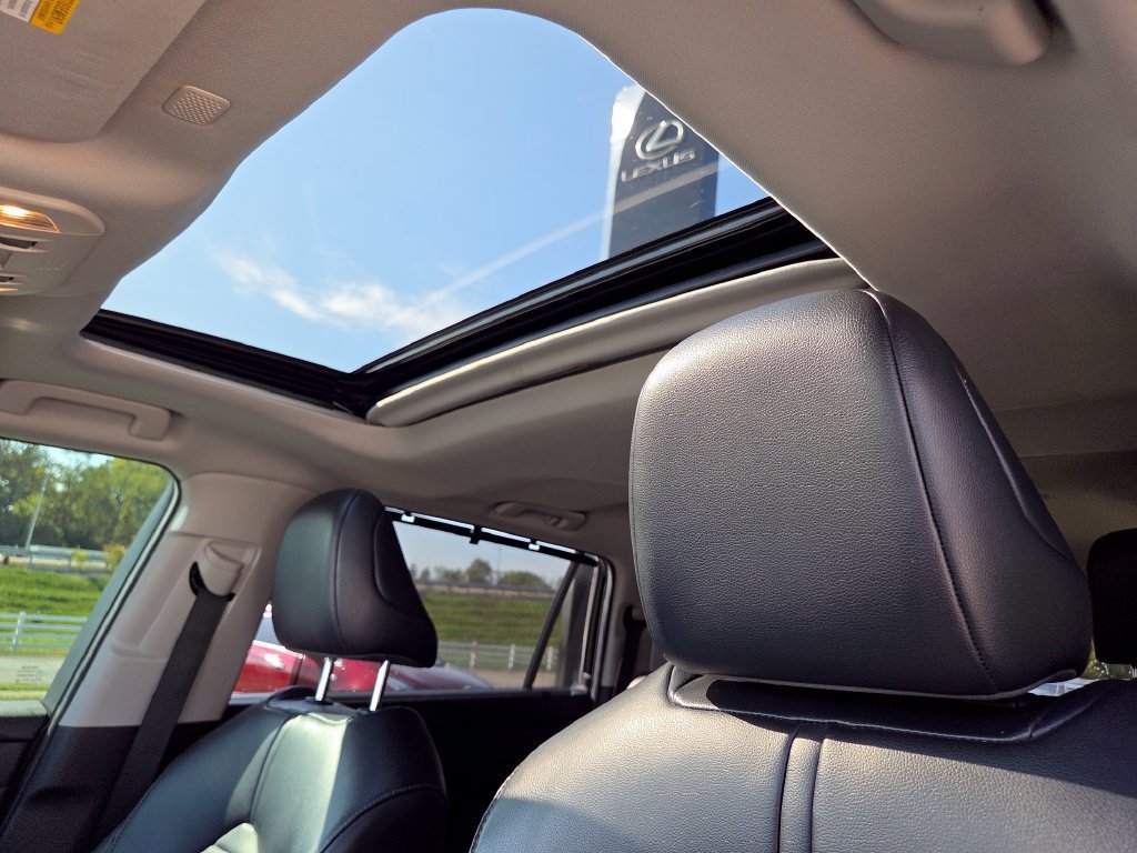 Used 2022 Midnight Black Metallic Toyota Hybrid XLE image 8