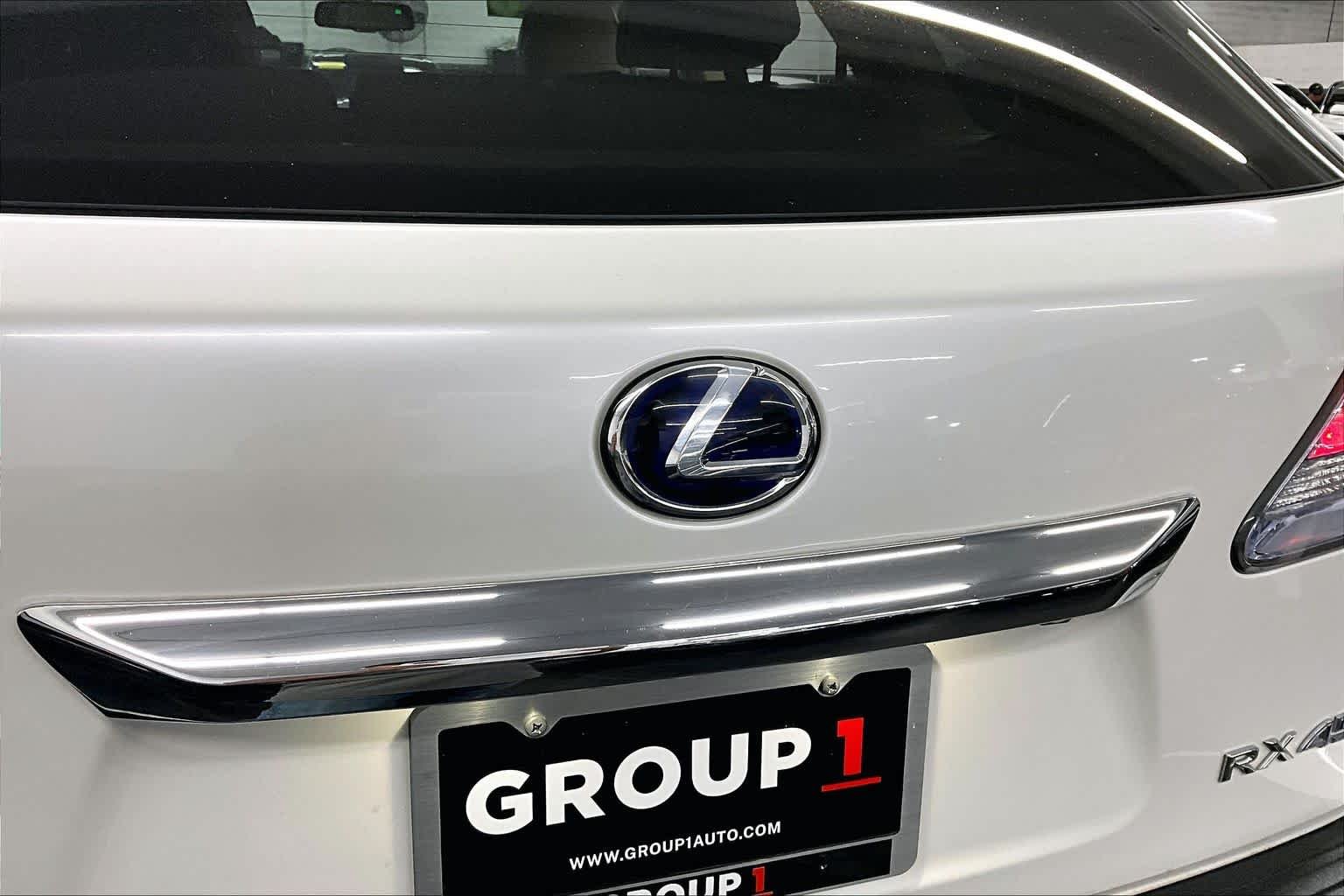Used 2010 Starfire Pearl Lexus  image 30