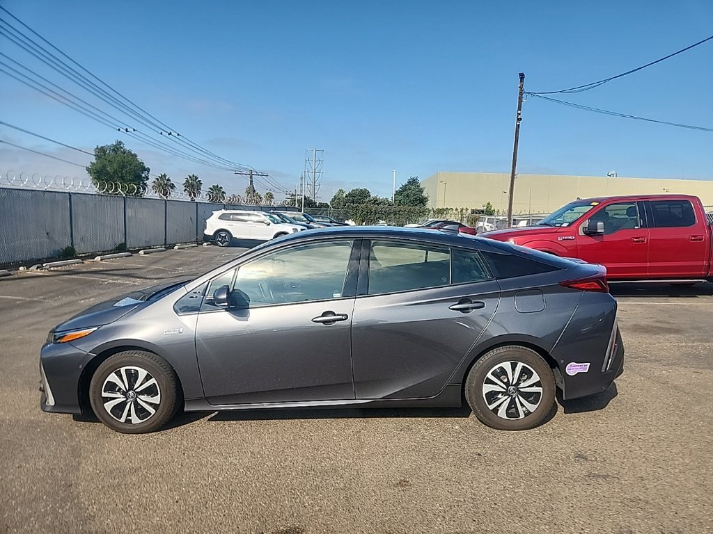 Used 2019 Magnetic Gray Metallic Toyota Advanced image 9