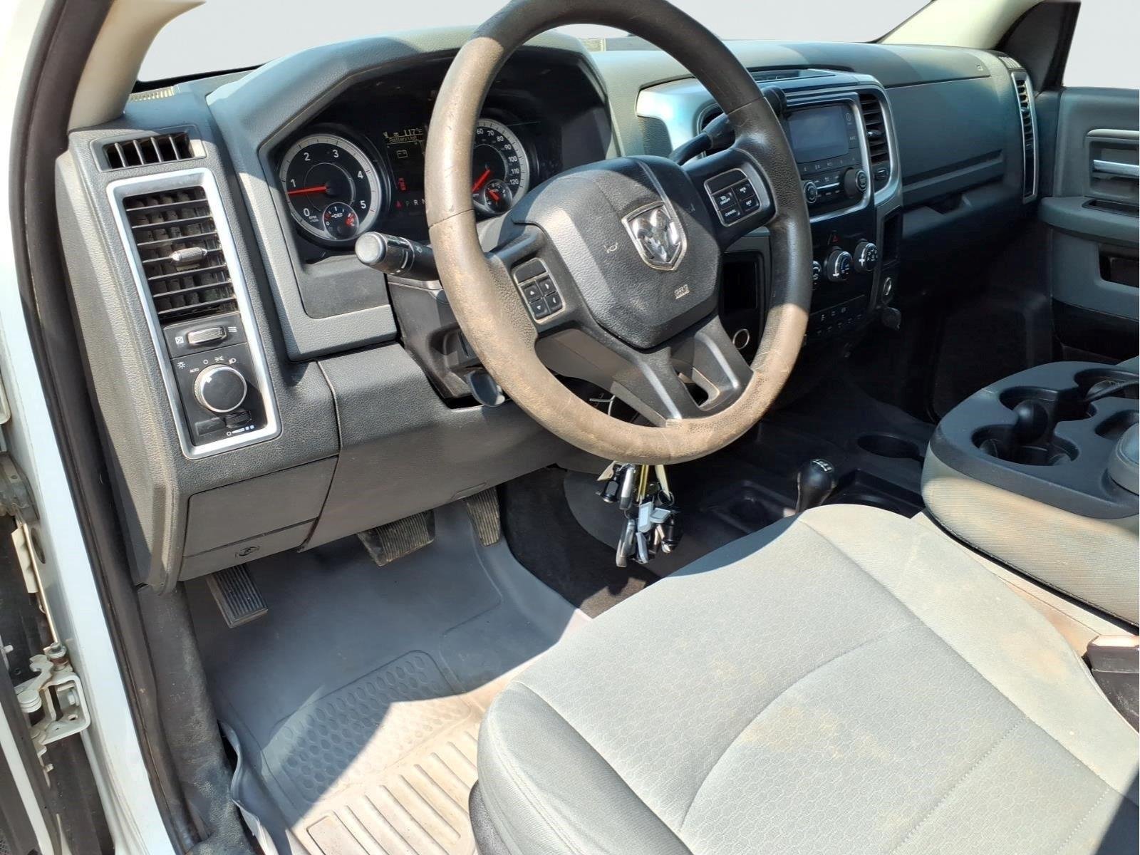 Used 2016 Bright White Clearcoat Ram SLT image 13