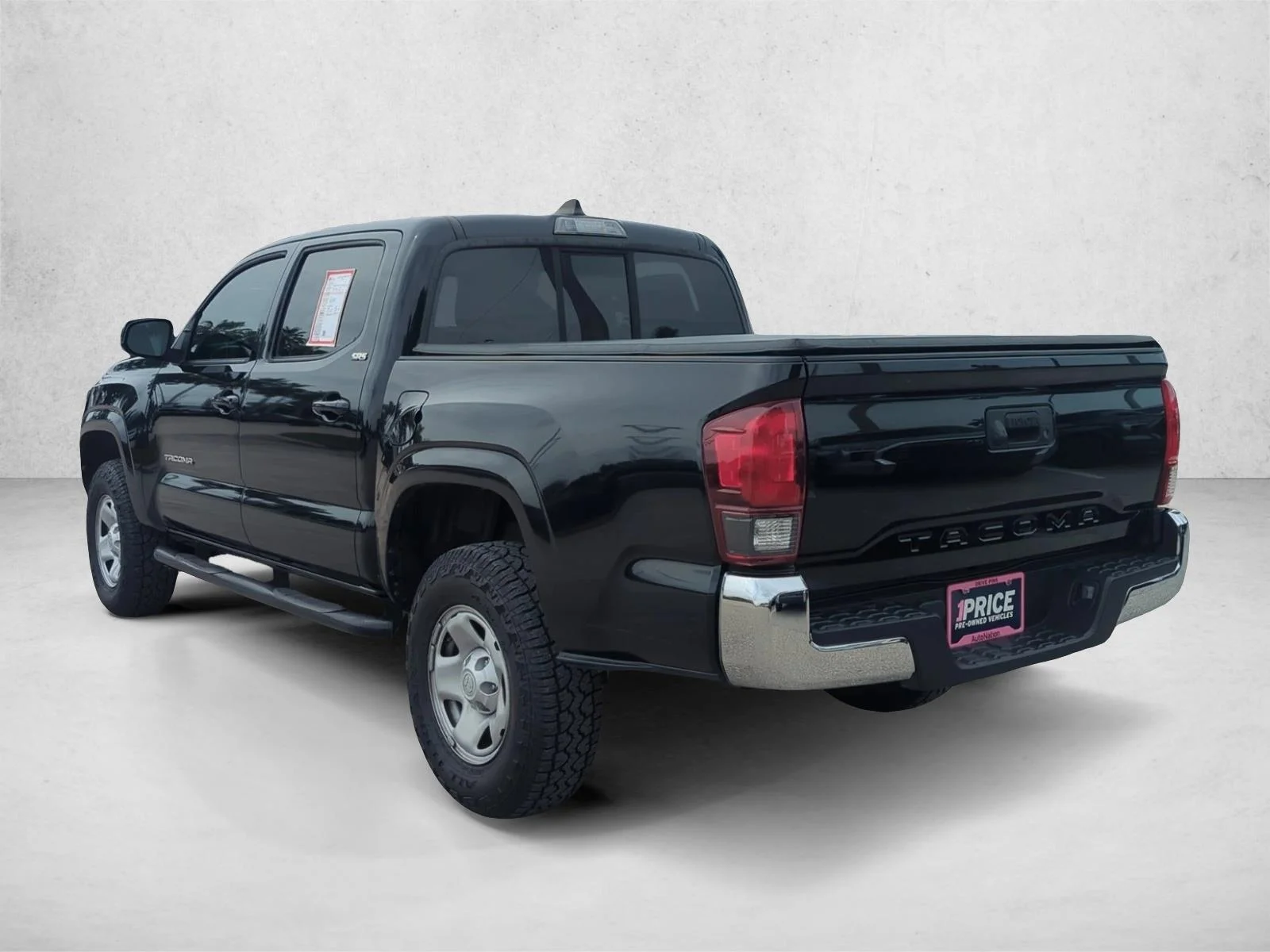 Used 2022 Midnight Black Metallic Toyota SR5 image 7