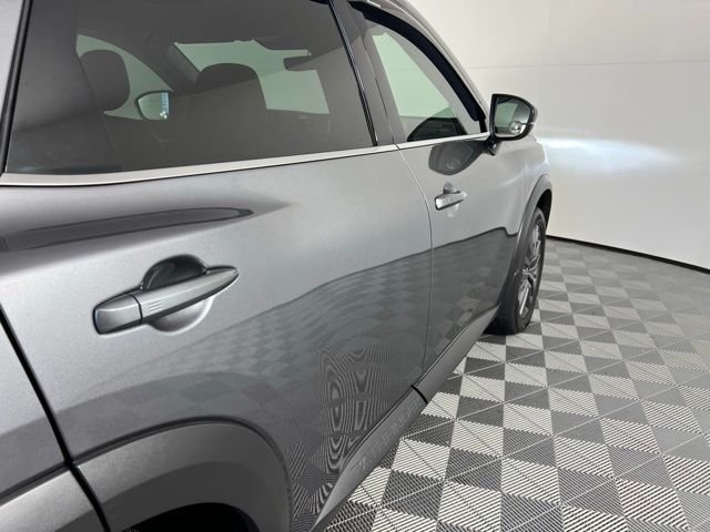Used 2024 Gray Nissan SL image 9