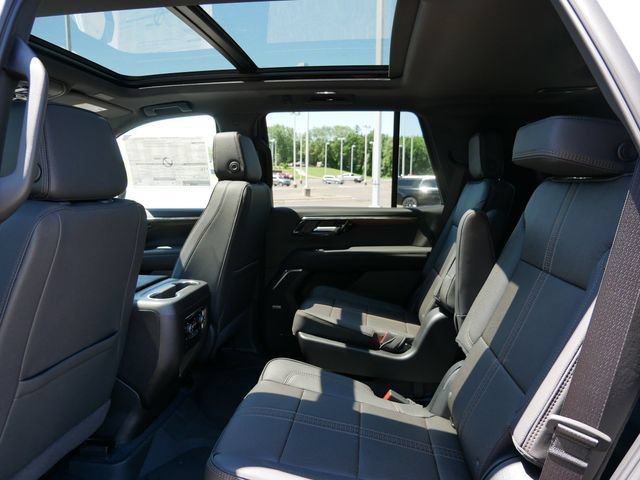 New 2026 Polar White Tricoat Chevrolet High Country image 7