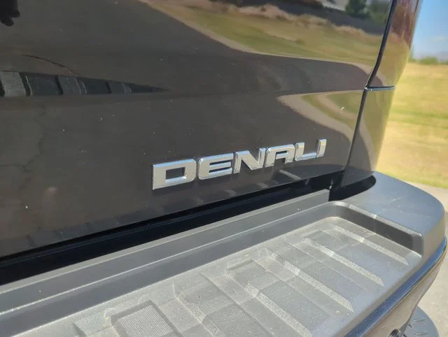 Used 2016 Black GMC Denali image 31