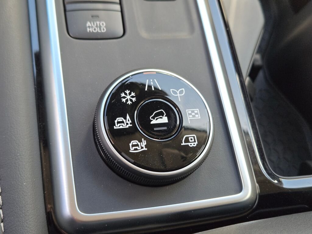 New 2026 Everest White Pearl TriCoat Nissan SV image 25