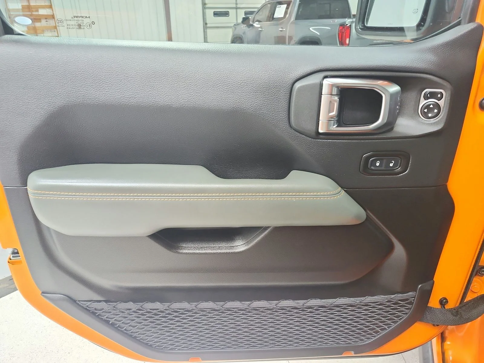 Used 2025 JOOSE Jeep Mojave image 39