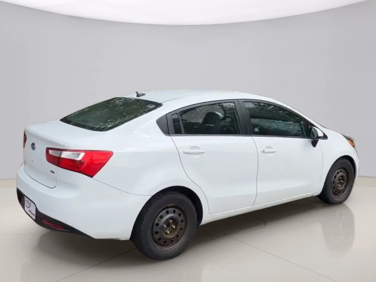 Used 2013 White Kia LX image 5