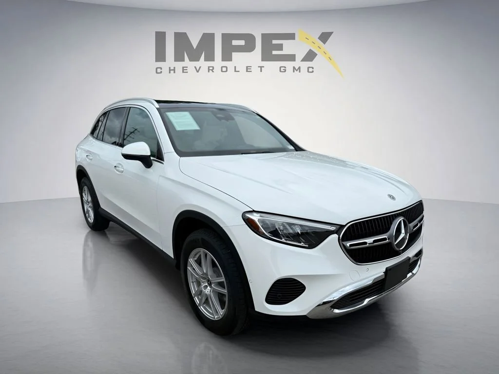 Used 2023 White Mercedes-Benz GLC 300 image 7