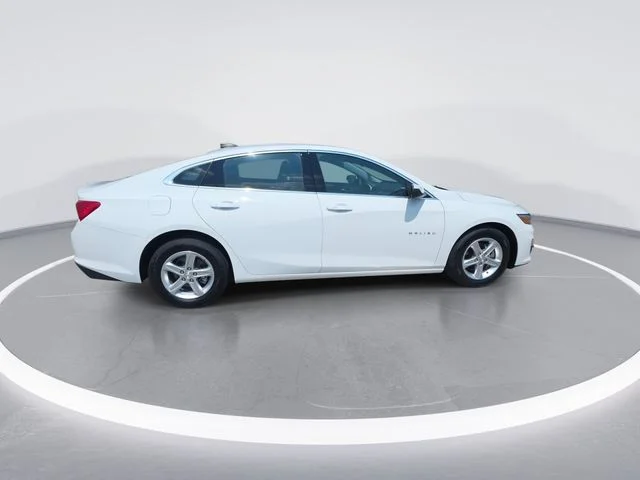 Used 2024 White Chevrolet LS image 9