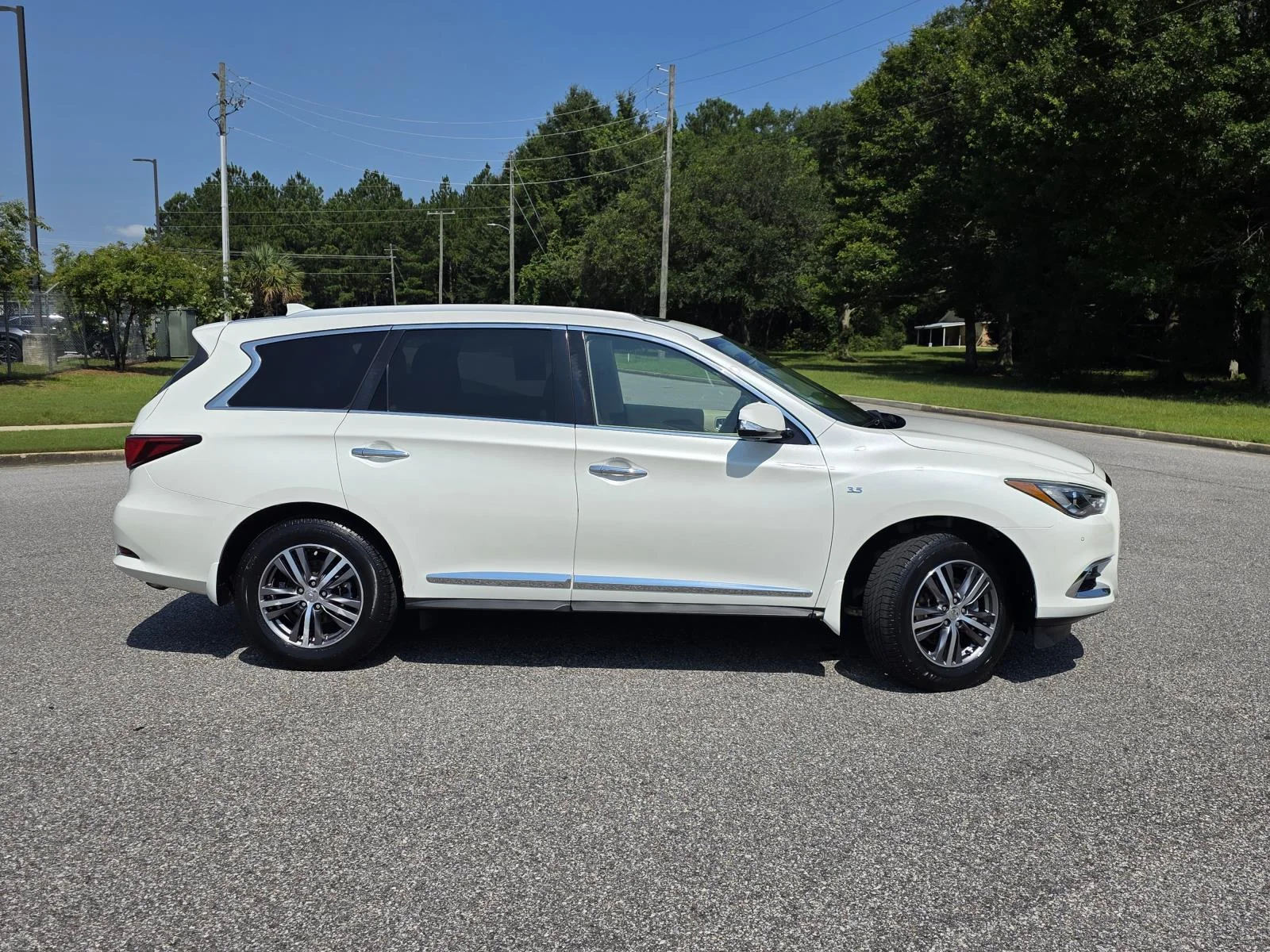 Used 2020 Majestic INFINITI LUXE image 44