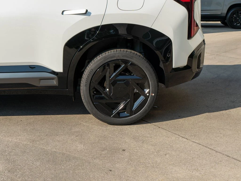 New 2027 Snow White Pearl Kia X-Line SX image 32