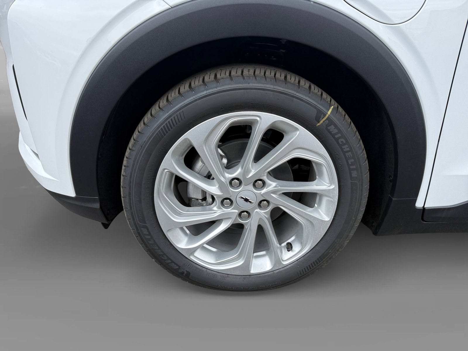New 2027 Summit White Chevrolet LT image 9