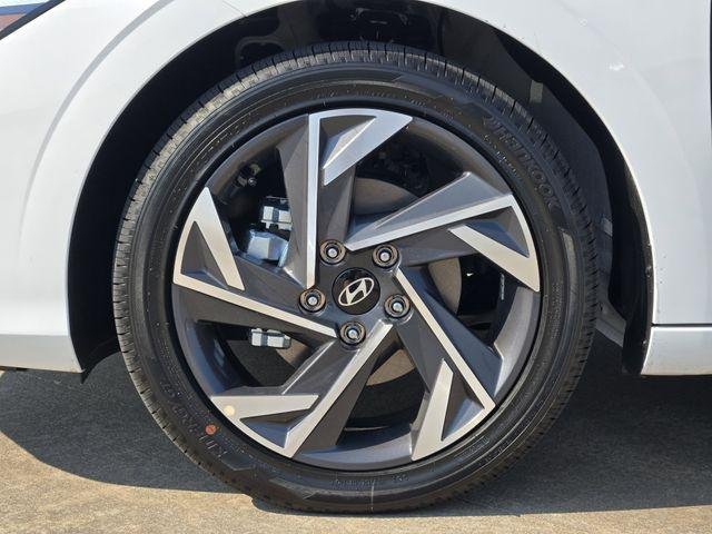 2025 Hyundai Elantra Blue - Photo 11
