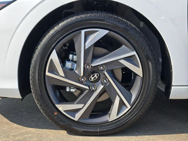 2025 Hyundai Elantra Blue - Photo 11