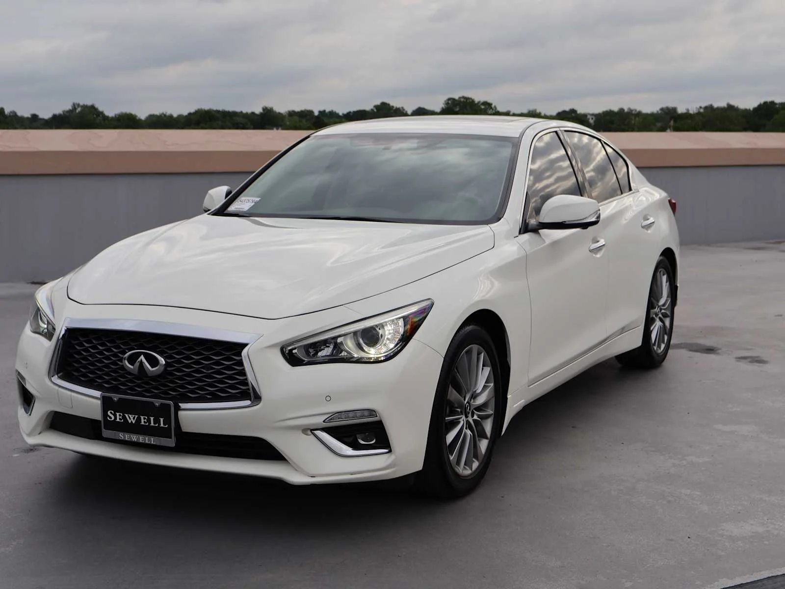 2022 INFINITI Q50 LUXE
