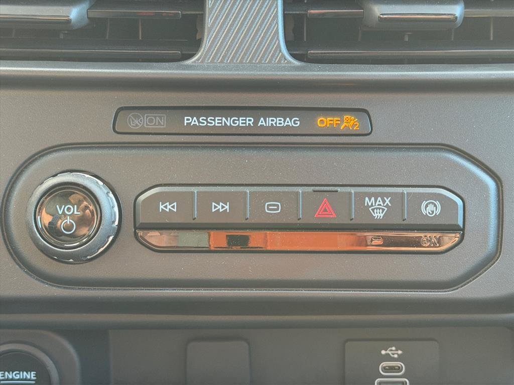 New 2026 Oxford White Ford XLT image 22