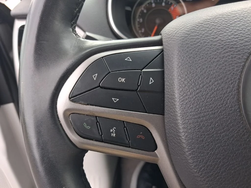 Used 2019 Gray Jeep Limited image 15