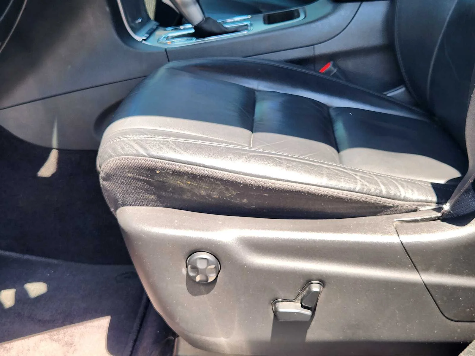 Used 2019 Black Jeep Limited 4x2 image 24