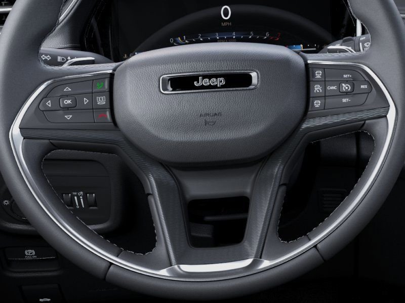 New 2025 Diamond Black Crystal Pearl-Coat Exterior Paint Jeep Altitude image 19