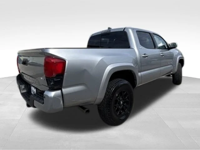 Used 2020 Silver Toyota SR5 image 7