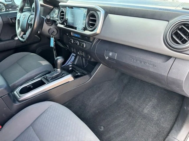 Used 2021 White Toyota SR5 image 21