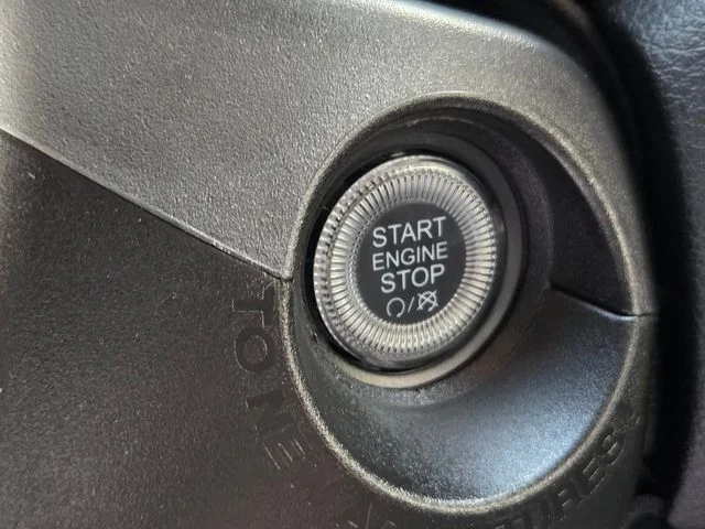 Used 2023 Red Jeep Latitude image 21