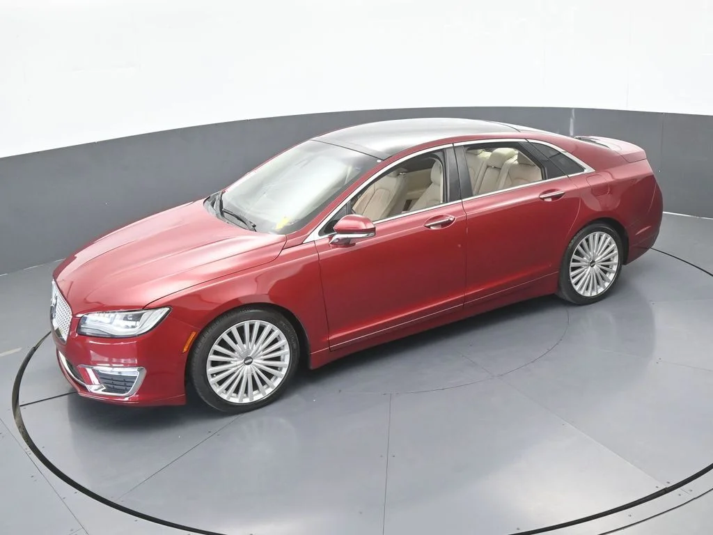 Used 2017 Ruby Red Metallic Lincoln Reserve image 54