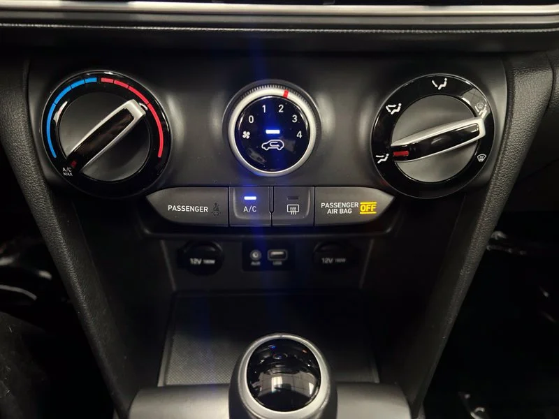 Used 2018 Blue Hyundai SEL image 27