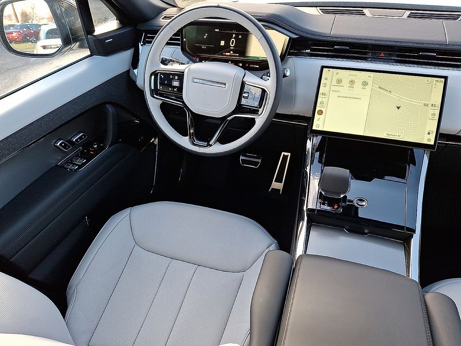 New 2025 Fuji White - 1AA Land Rover Dynamic SE image 12