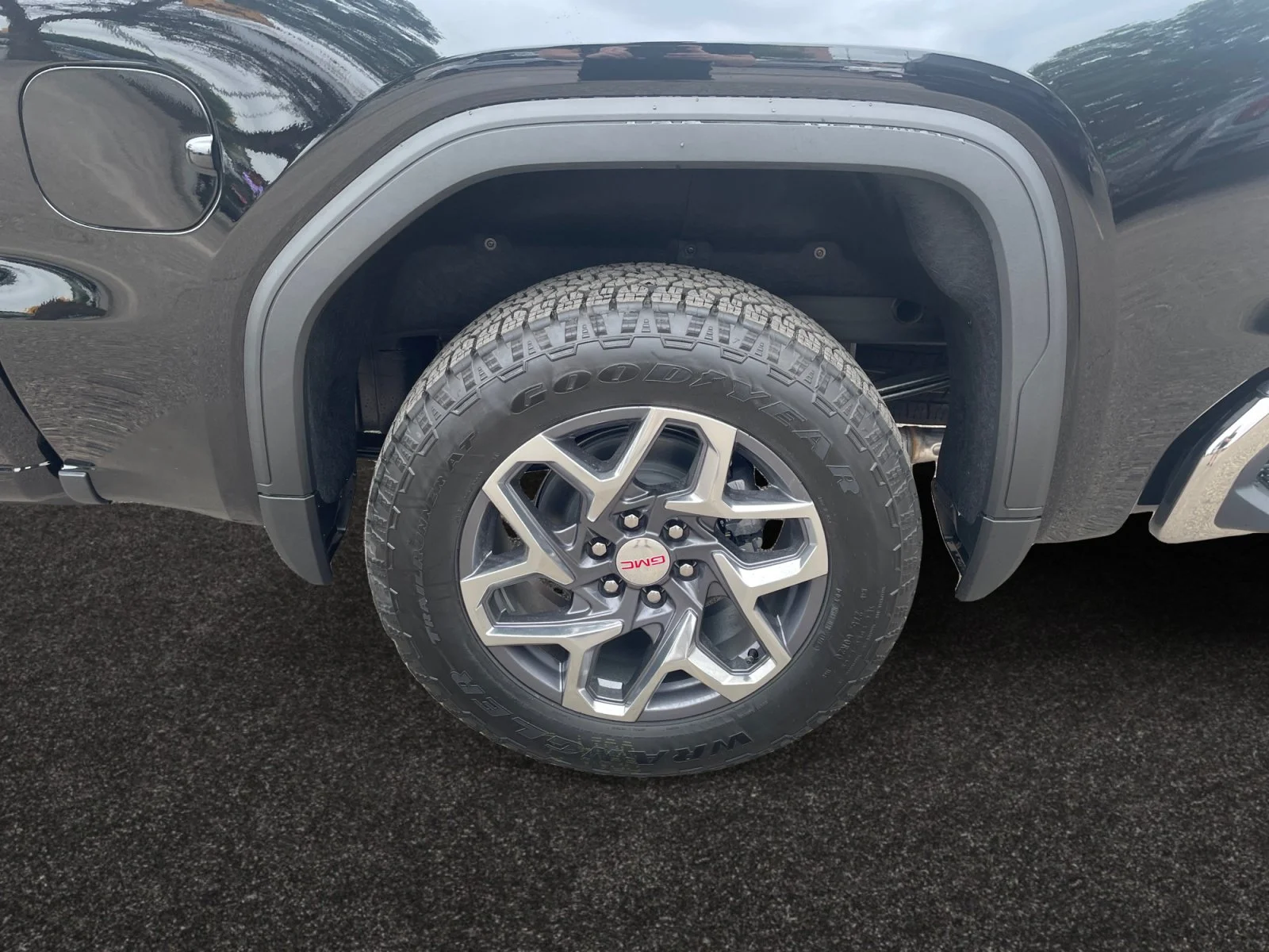 New 2026 Onyx Black GMC SLT image 9