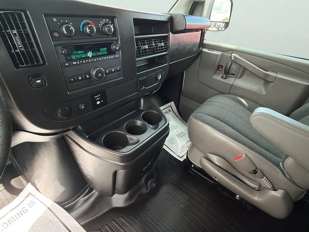 2025 Chevrolet Express Cargo Work Van - Photo 19