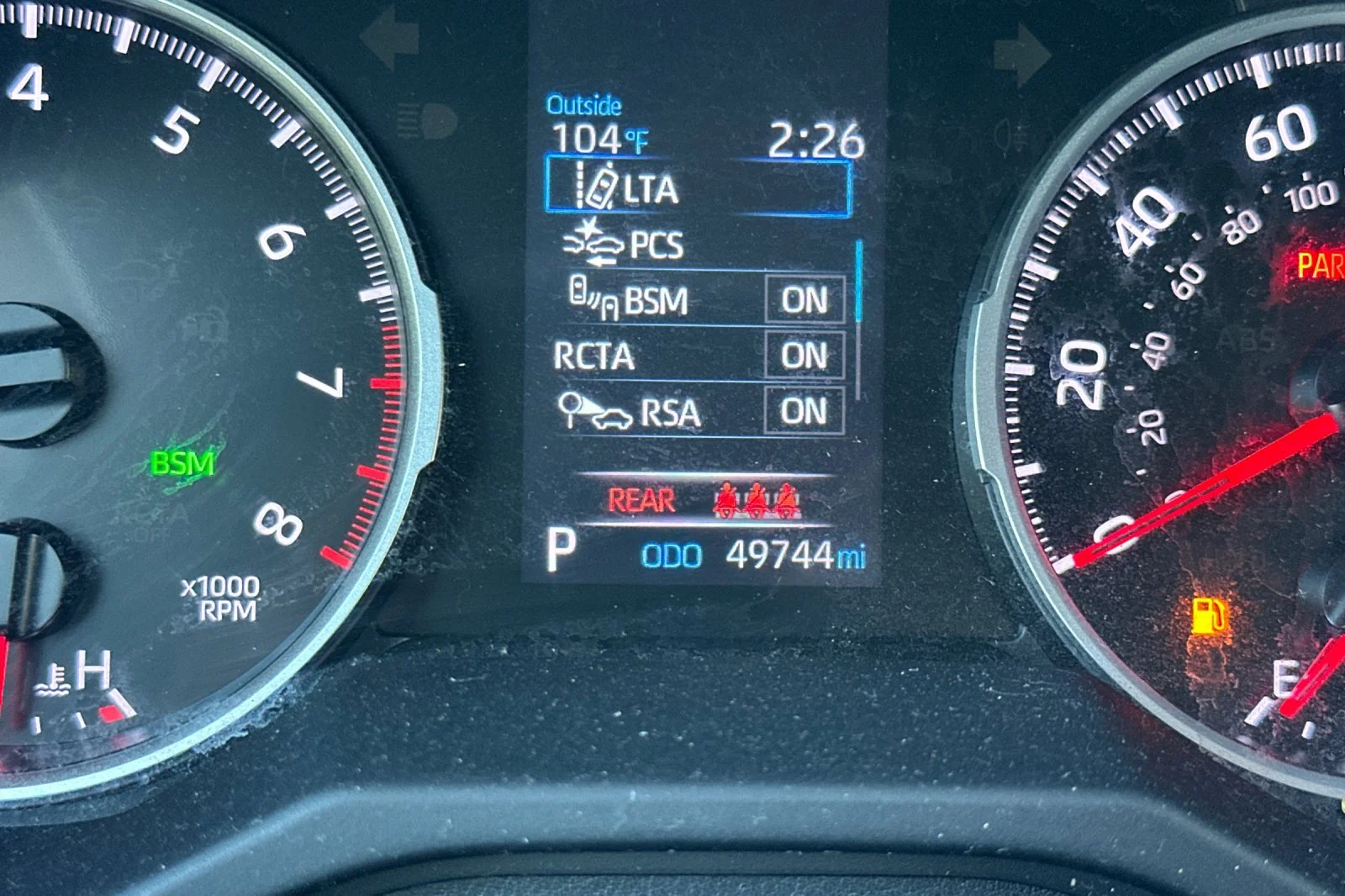 2022 Toyota RAV4 LE - Photo 30